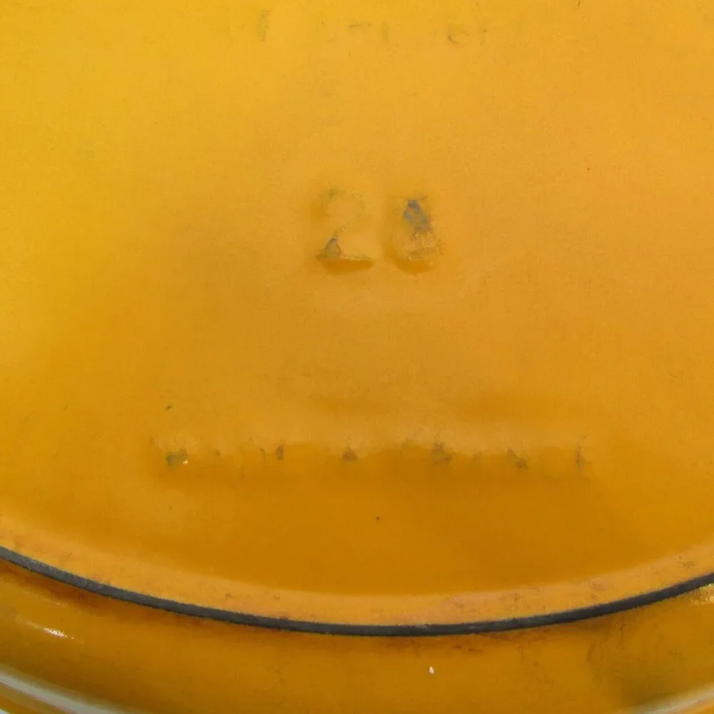 VG LE CREUSET CAST IRON 28 Yellow ORANGE CASSEROLE BAKING DISH FRANCE Green Lid - Picture 6 of 10